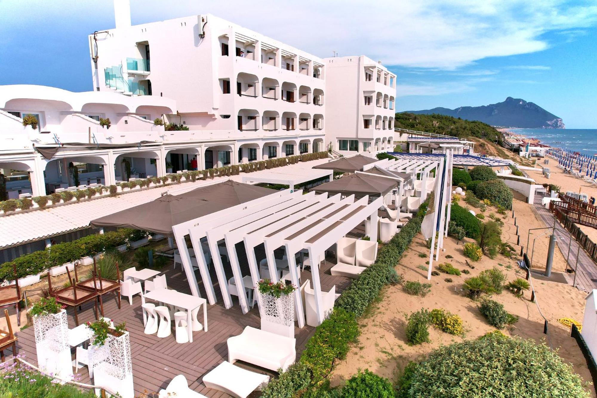 Hotel Oasi Di Kufra Sabaudia Exterior photo